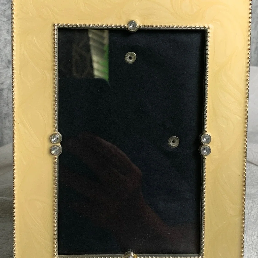 Cream Enamel Rhinestone Beaded 4x6 Picture Frame Silver Tone Marbled Tabletop